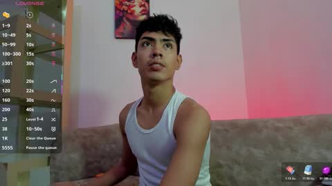 logantwink18 online show from January 12, 2:17 am