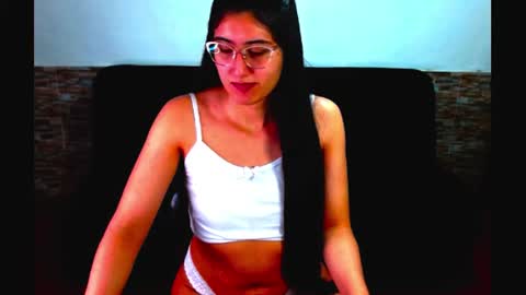 Snapshot of lois_fer chatting on June 18, 7:51 pm Lois online show from June 18, 7:51 pm