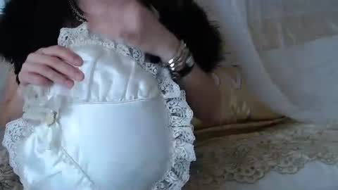 Lilu online show from March 11, 7:15 am