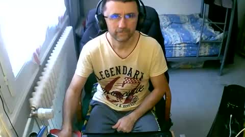 Snapshot of lokoum39 chatting on December 25, 12:05 pm lokoum39 online show from December 25, 12:05 pm