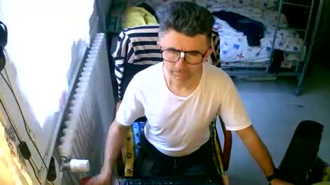 Snapshot of lokoum39 chatting on November 8, 9:31 am lokoum39 online show from November 8, 9:31 am