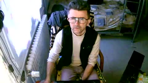 Snapshot of lokoum39 chatting on November 17, 11:49 am lokoum39 online show from November 17, 11:49 am