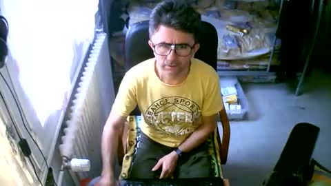 Snapshot of lokoum39 chatting on December 2, 9:58 am lokoum39 online show from December 2, 9:58 am