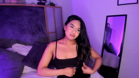 Lola online show from April 24, 1:57 pm