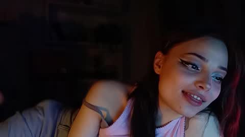 lola online show from April 16, 2:07 pm