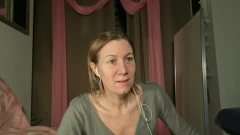 lola_belgium online show from February 3, 7:13 am