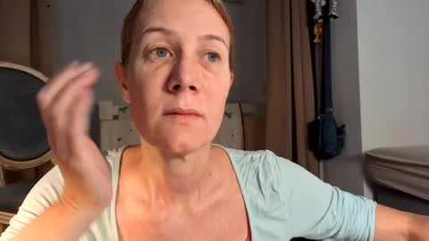 Snapshot of lola_belgium chatting on July 18, 8:40 am lola_belgium online show from July 18, 8:40 am