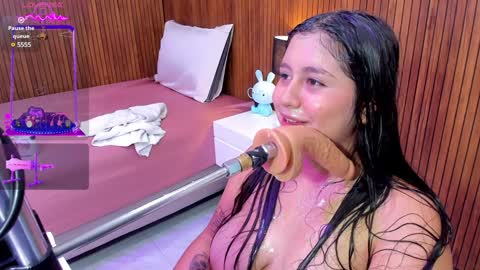 Snapshot of lola_clit chatting on January 10, 2:34 pm lola online show from January 10, 2:34 pm