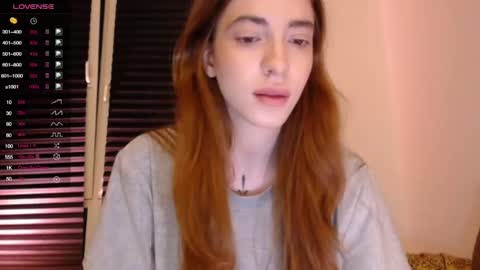 Snapshot of lola_dinky chatting on October 10, 9:47 pm Lola online show from October 10, 9:47 pm