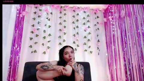 lola_foox online show from April 15, 5:31 pm
