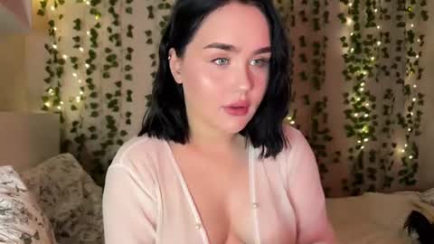 lola_razee online show from July 18, 10:24 pm
