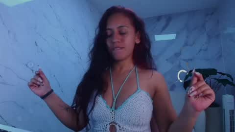 Lola online show from May 14, 1:40 pm