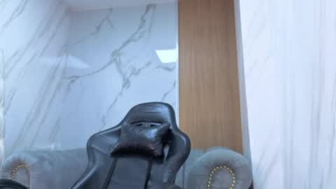 Lola online show from May 16, 7:56 pm