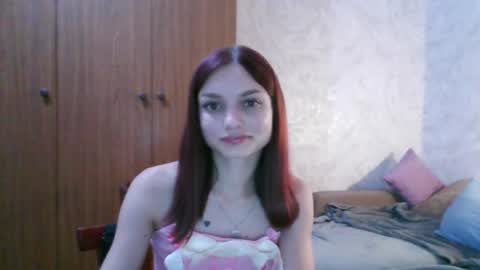 Snapshot of lola_sweetglow chatting on July 23, 8:18 pm lola_sweetglow online show from July 23, 8:18 pm