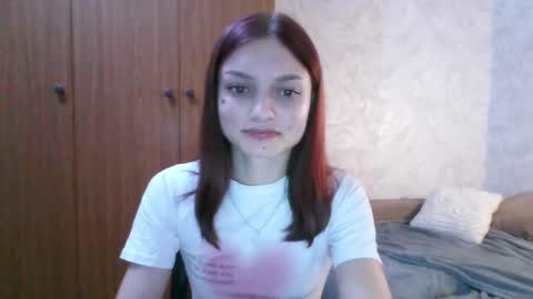 Snapshot of lola_sweetglow chatting on July 27, 7:10 pm lola_sweetglow online show from July 27, 7:10 pm