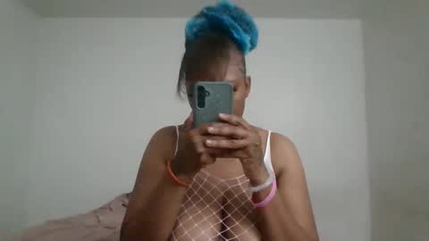 Snapshot of lola_thapinkbunny93 chatting on April 3, 7:34 pm Lola ThaPinkBunny7 online show from April 3, 7:34 pm