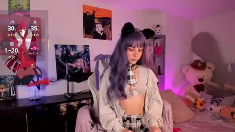 Snapshot of lolaa_bunnyy chatting on November 16, 4:18 am Lola Bunny online show from November 16, 4:18 am