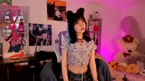 Snapshot of lolaa_bunnyy chatting on November 27, 4:47 am Lola Bunny online show from November 27, 4:47 am