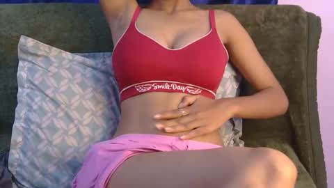 lolaa online show from June 3, 12:08 pm