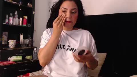 Snapshot of lolaa_staars chatting on December 22, 5:32 pm lolaa_staars online show from December 22, 5:32 pm