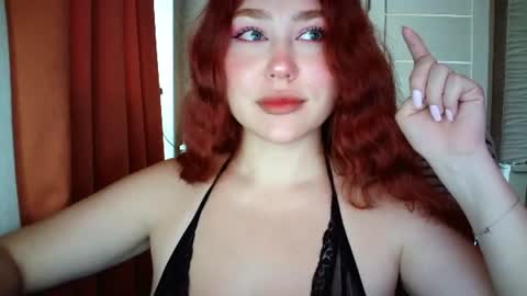 LolaaMint  online show from June 12, 10:25 am