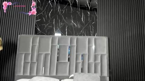 Lola Angel online show from October 16, 8:10 pm