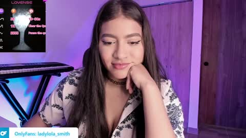 lolaasmith_21 online show from January 28, 10:23 pm