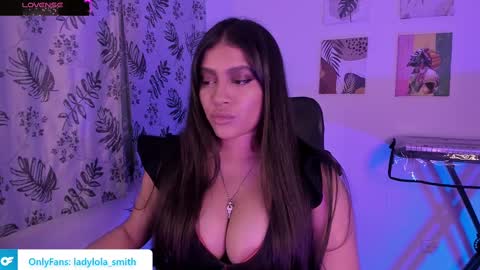 lolaasmith_21 online show from February 14, 11:09 pm