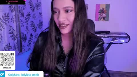 lolaasmith_21 online show from March 11, 2:10 am