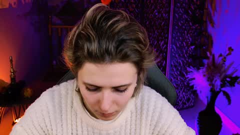 Snapshot of lolaasmus chatting on December 7, 2:02 pm I consider myself the god Loki but life just calls me LOL online show from December 7, 2:02 pm