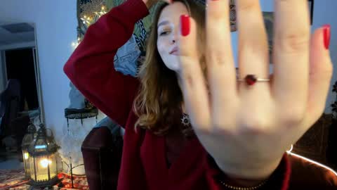 lolalemona online show from December 7, 9:28 am