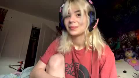 Snapshot of lolalixx6969 chatting on December 6, 10:30 pm Lola Lixx online show from December 6, 10:30 pm