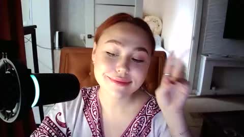 Snapshot of lolamint_ chatting on September 15, 10:48 am Lola online show from September 15, 10:48 am