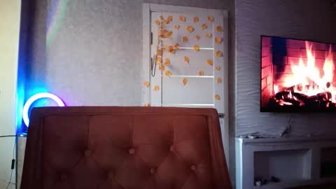 Snapshot of lolamint_ chatting on November 9, 11:41 am Lola online show from November 9, 11:41 am