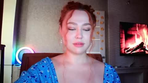 Snapshot of lolamint_ chatting on November 12, 11:32 am Lola online show from November 12, 11:32 am