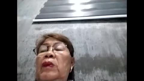 tey online show from November 25, 9:48 pm