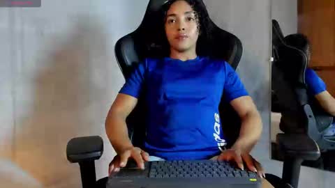 lolareyes1 online show from February 20, 1:46 am