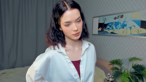 Snapshot of lolasoltren chatting on December 17, 10:10 am Tsarina online show from December 17, 10:10 am