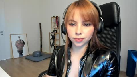 Lola doll online show from April 3, 10:46 am