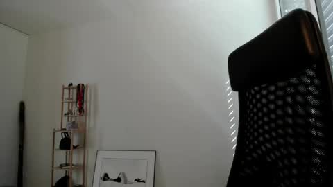 Lola doll online show from April 23, 1:35 pm