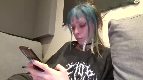 Snapshot of loleeta69 chatting on December 18, 3:58 am loleeta69 online show from December 18, 3:58 am