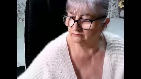 Snapshot of lolkaalyss chatting on February 25, 11:44 pm LolkaAlyss online show from February 25, 11:44 pm