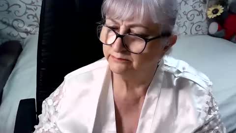 Snapshot of lolkaalyss chatting on March 1, 9:26 pm LolkaAlyss online show from March 1, 9:26 pm