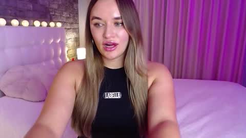 Snapshot of lollidoli__ chatting on November 21, 5:44 pm Victoria online show from November 21, 5:44 pm