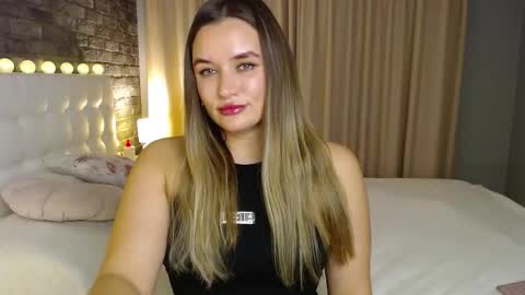 Snapshot of lollidoli__ chatting on December 20, 6:59 pm Victoria online show from December 20, 6:59 pm