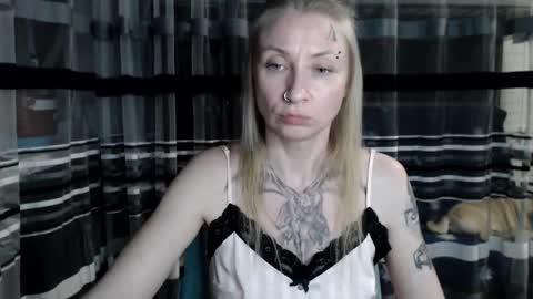 Snapshot of lollifox_1 chatting on November 10, 6:18 pm Lisa online show from November 10, 6:18 pm