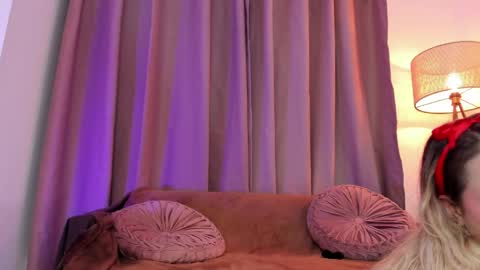 Lolly  online show from May 17, 4:32 am