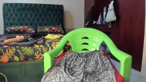 lolly_preety online show from April 29, 6:28 am