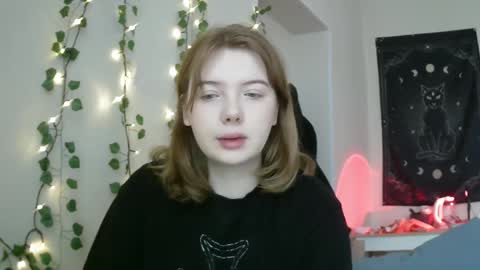 Snapshot of lollylol11 chatting on March 12, 11:20 am Lilly online show from March 12, 11:20 am