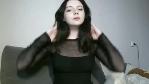 Snapshot of lollylol11 chatting on October 28, 1:25 pm Lilly online show from October 28, 1:25 pm